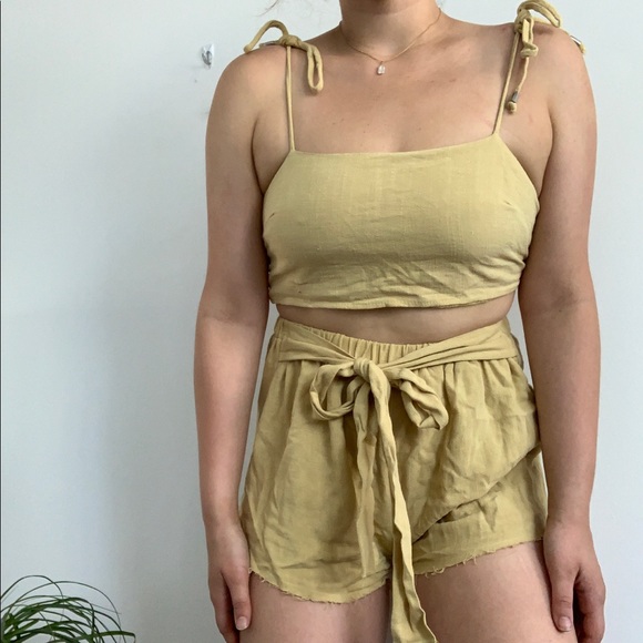 Blue Blush - Yellow Two Piece Short Top Set - Picture 5 of 6